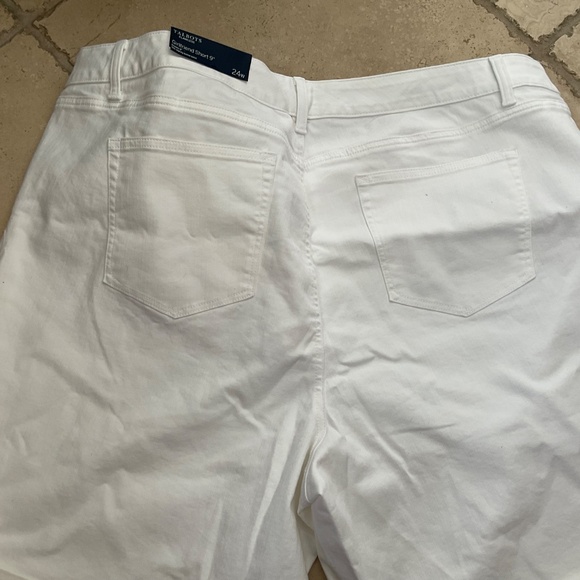 NEW Talbots flawless girlfriend short 9" white mid rise denim shorts; size 24W - Picture 8 of 8